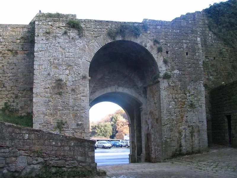 Camere La Torre Volterra 0*,
